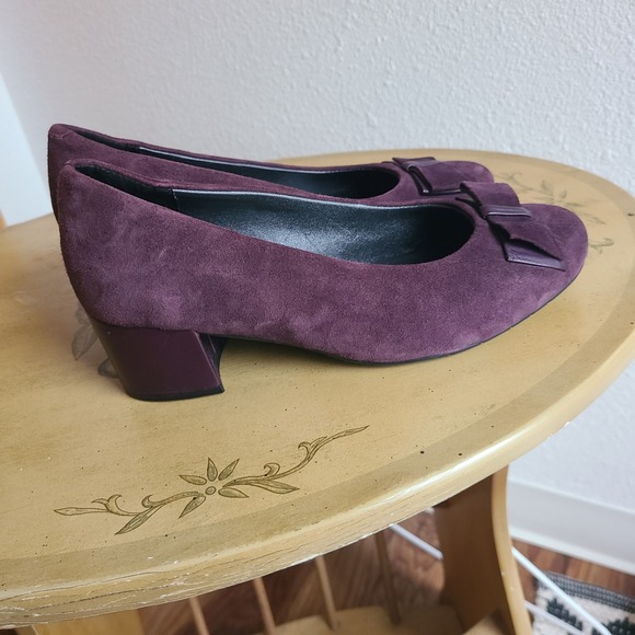 Hotter Cecelia US 4.5 Purple Suede Bow Heels Quiet Luxury Block Heel Fairycore - Picture 10 of 10